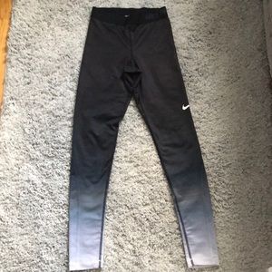 Nike pro hyperwarm leggings